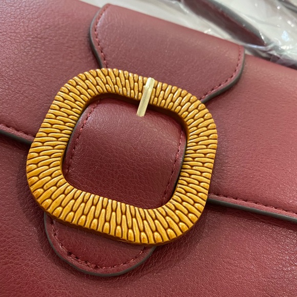 ⬇️ PRICE ⬇️ SOLE SOCIETY -  Lumi Buckle Flap Faux Leather Crossbody Bag - Berry - Picture 6 of 14